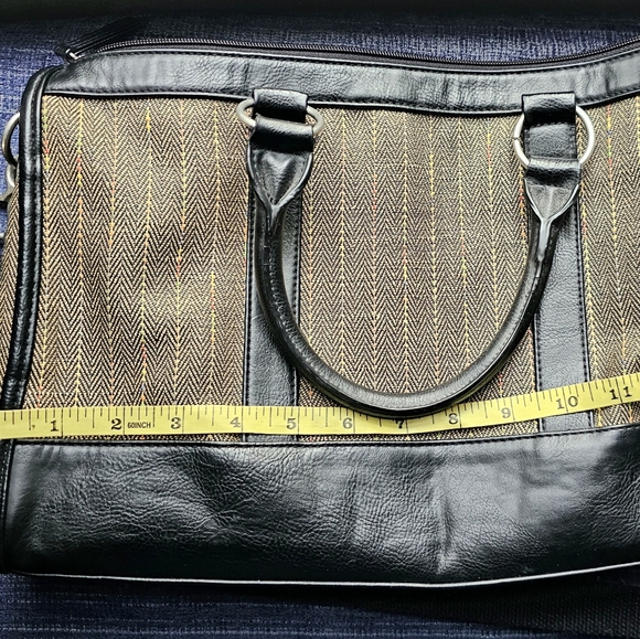 Volcom black leather chevron eccentric cloth rectangle crossbody/handbag - Picture 9 of 13